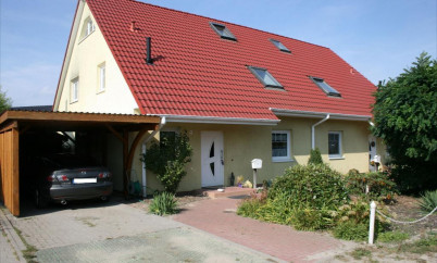 Haus mit Carport